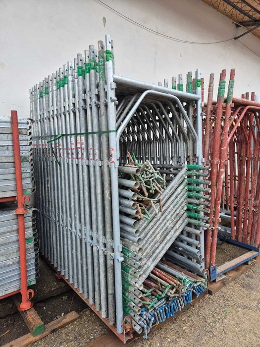 Inchiriem schela metalica