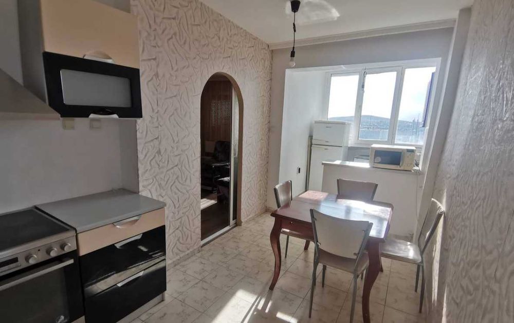 Дава се под наем Двустаен апартамент в Бургас, Меден рудник - зона А - 60 кв.м за 145 € - Снимка #3