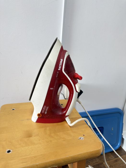 Тубус, утюг, сумочка