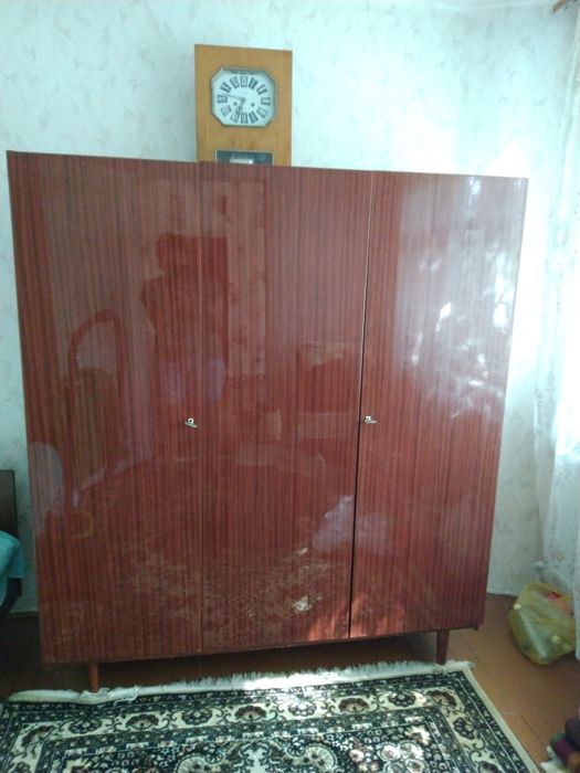 Шифоньер полированный