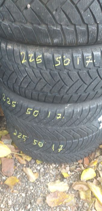 Vînd cauciucuri second-hand