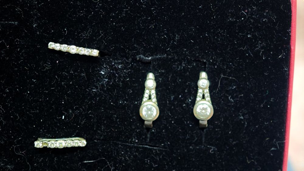 Продам серьги серебро и золото