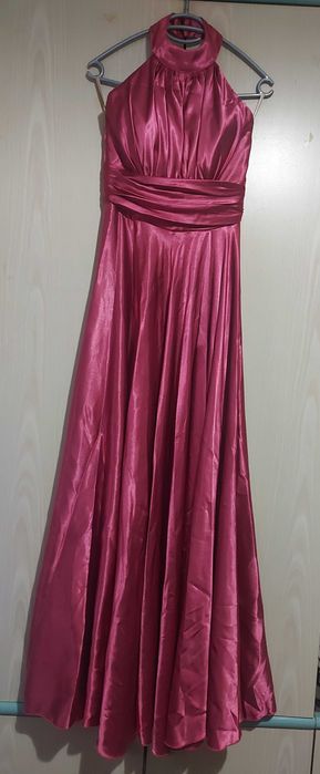 Дълга официална сатенена рокля