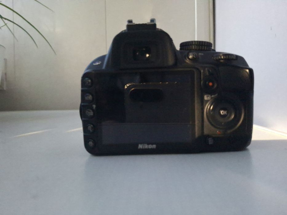 Зеркальный фотоаппарат Nikon 3100