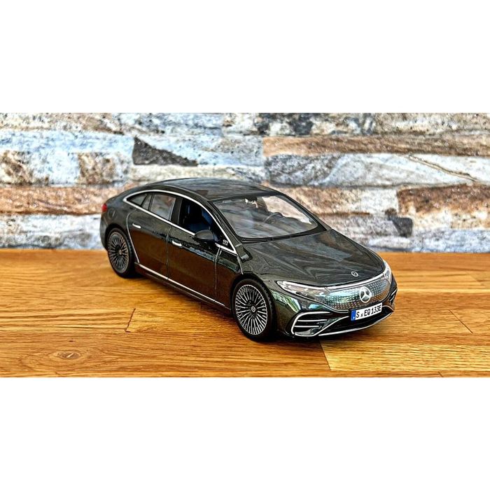Мaisto sp edition кола mercedes-benz eqs 2022 1:24 синя и сива