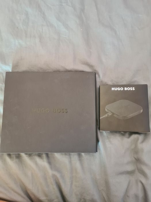 Set Hugo Boss original – stilou Gear + caiet A5 + wireless charger Qi