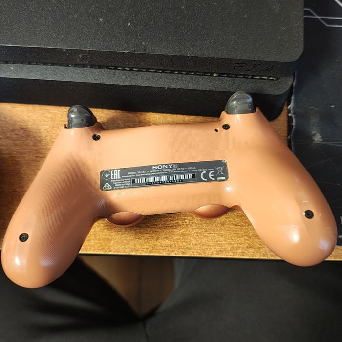 Vând PlayStation 4 512GB | 2 Controller-e | Jocuri | Stare 10/10