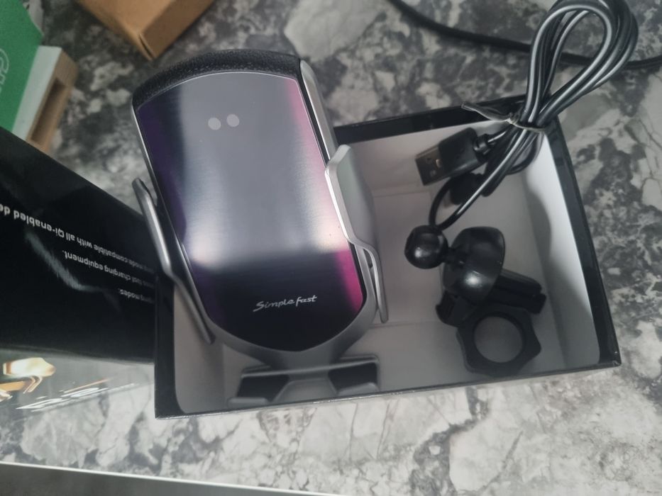 Încărcător AUTO Wireless 10 W, argintiu