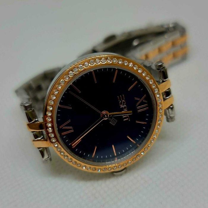 Дамски часовник Esprit ES1L327M0105 – стил, който се забелязва