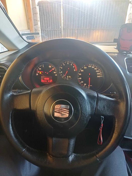 Автомобил seat leon