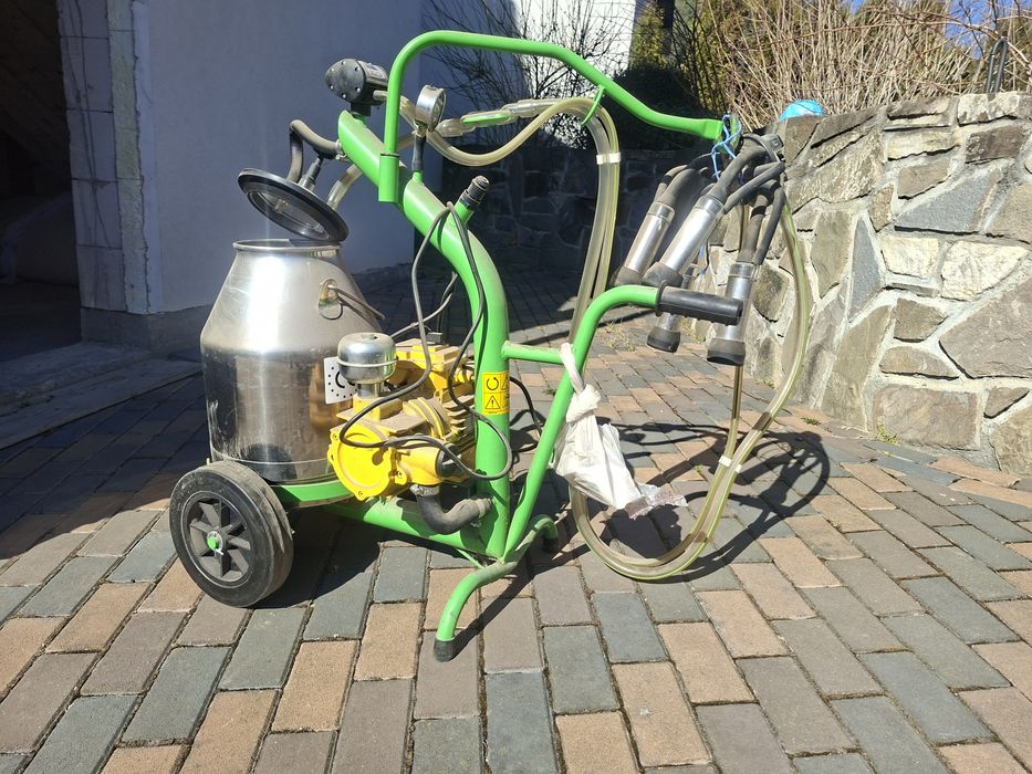 Vând mulgatoare vaci