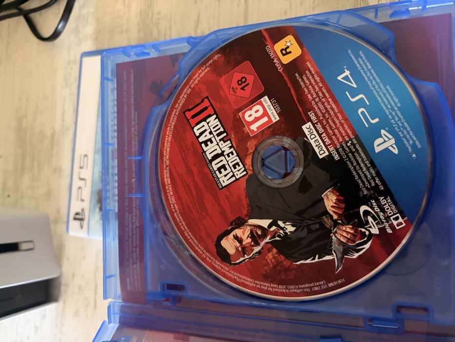 Продавам playstation5 slim със игри