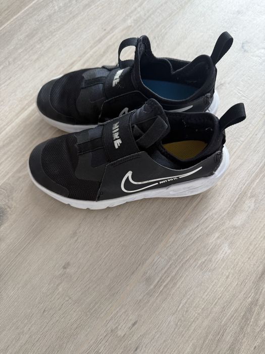 Adidasi Nike marimea 33