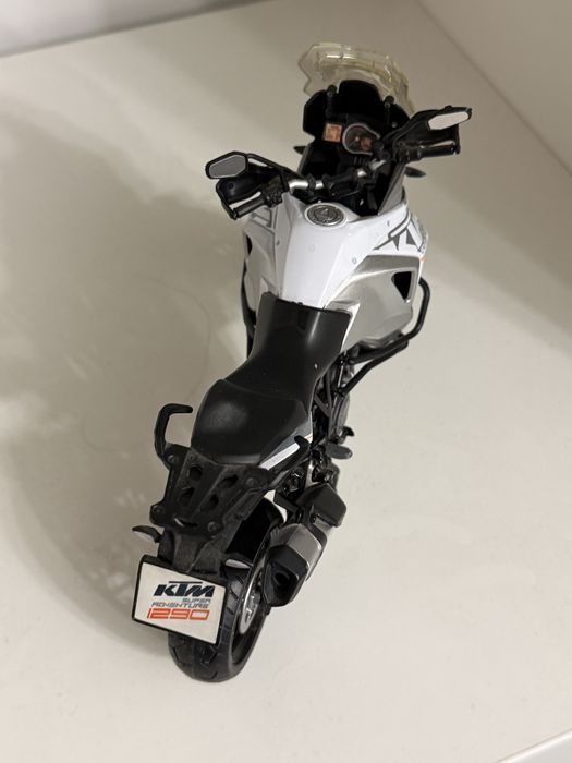 Масштабная модель мотоцикл KTM adventure