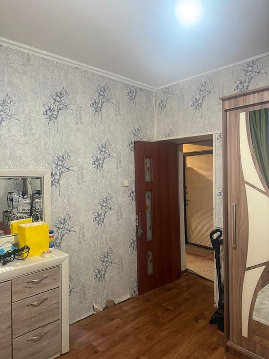 2х ком. кв.продам в 10мкр дом 10