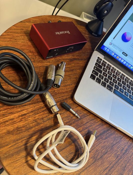 Macbook Pro + complet studio / podcast kit