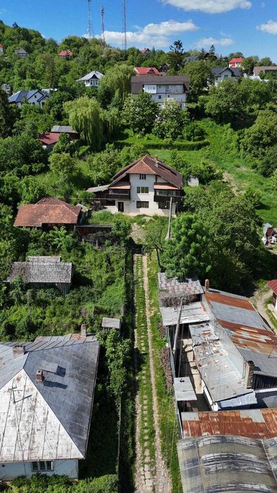 vanzare vila + teren Targu Neamt central