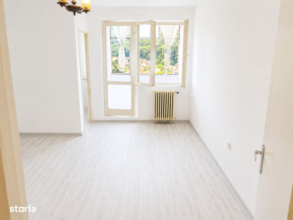 Garsoniera 32 mp, cu priveliste spre munti
