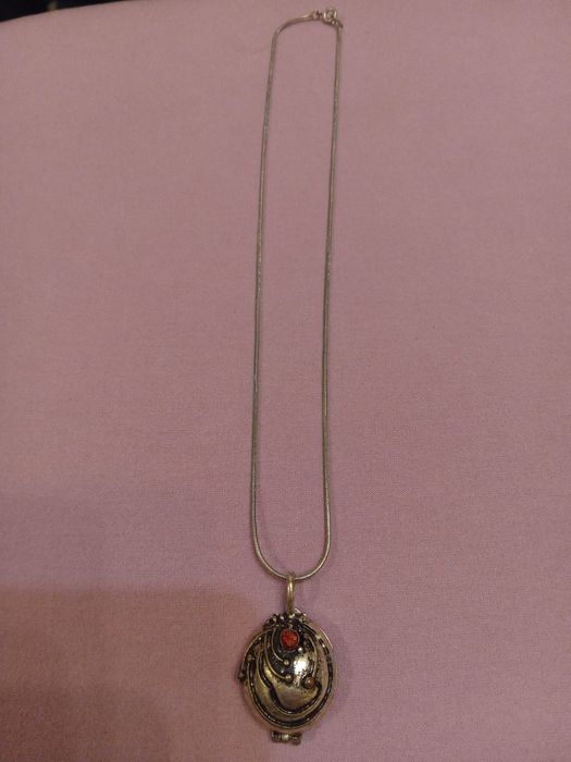 Атрактивни дамски бижута