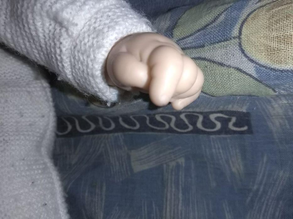 Голяма кукла бебе . Активни очи  .