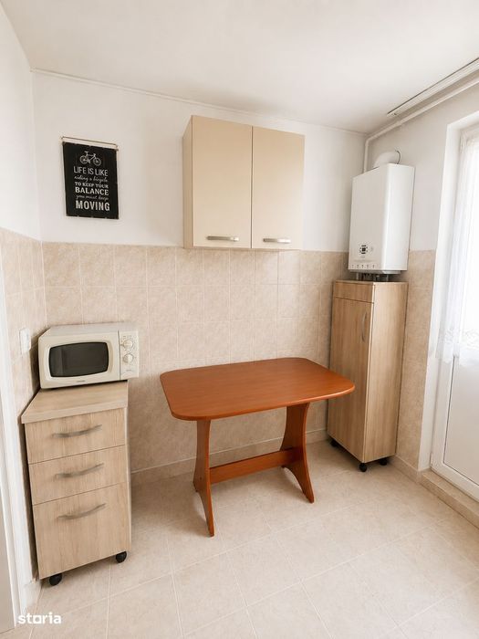 Garsoniera decomandata, spatioasa, in bloc de apartamente, zona Triaj!