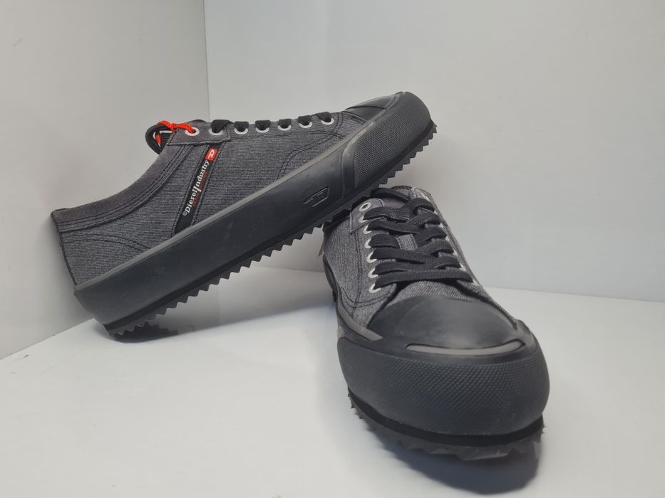 Кецове Diesel S-Principal Low

Чисто нови с кутия. 

Размер 44 стелка