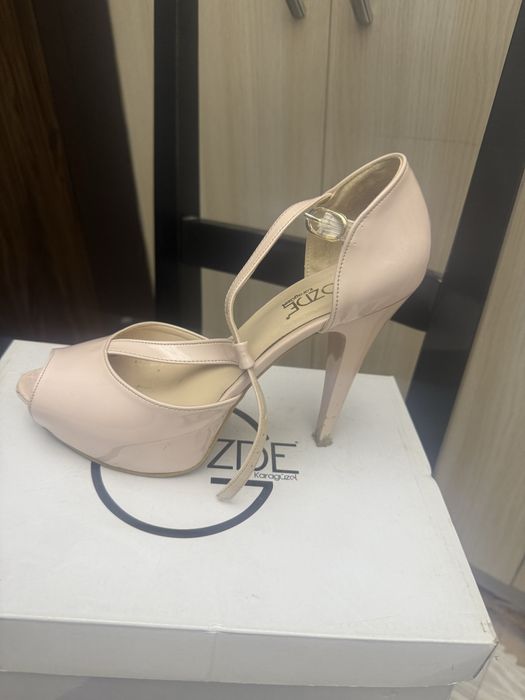 Дамски обувки ..