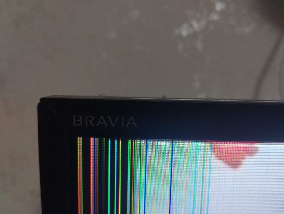 Телевизор  бу  трещина экран