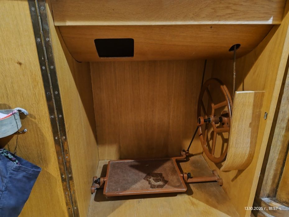 Ползвана домашна шевна машина "LUCZNIK" (Полша) клас 414