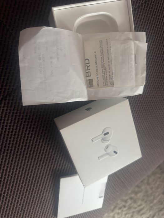 Casti airpods pro 1 originale ( casca dreapta + dock )