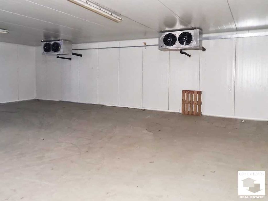 111344 Склад на две нива, с товарна рампа и магазин, в кв. Чолаковци