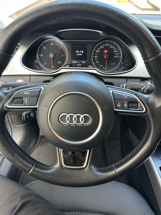 VÂND AUDI A4 B8 FACELIFT 2013 – 2.0 TDI 142 CP – AUTOMAT - 320.000 KM