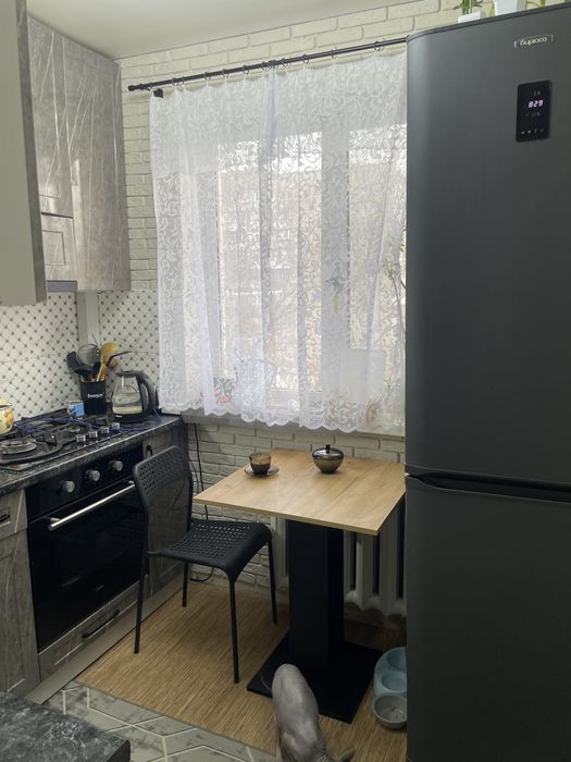 Продам новый стол