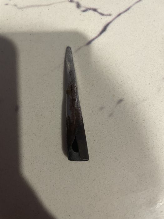 Vând  vârf de suliță !