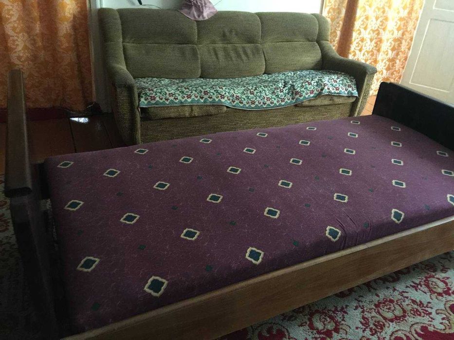 румынская деревянная полированная кровать из ясеня 60-х г 20 века