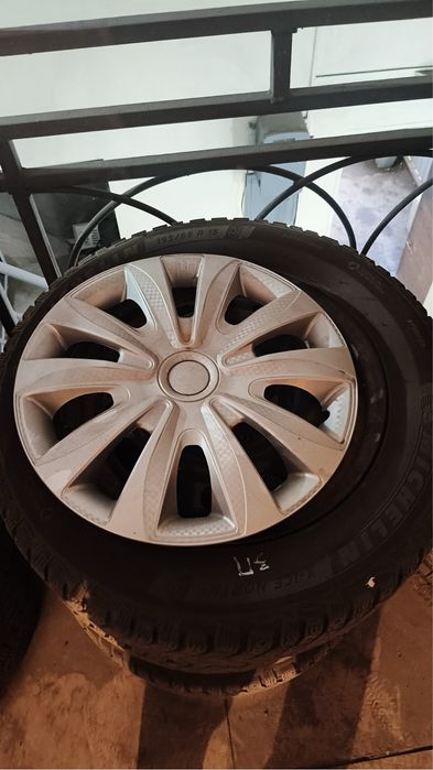 Продам резину с дисками 5*114.3