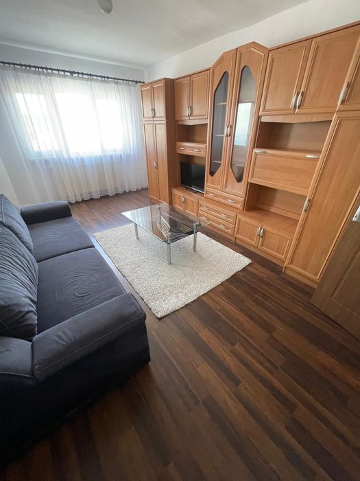 Ofer apartament in chirie