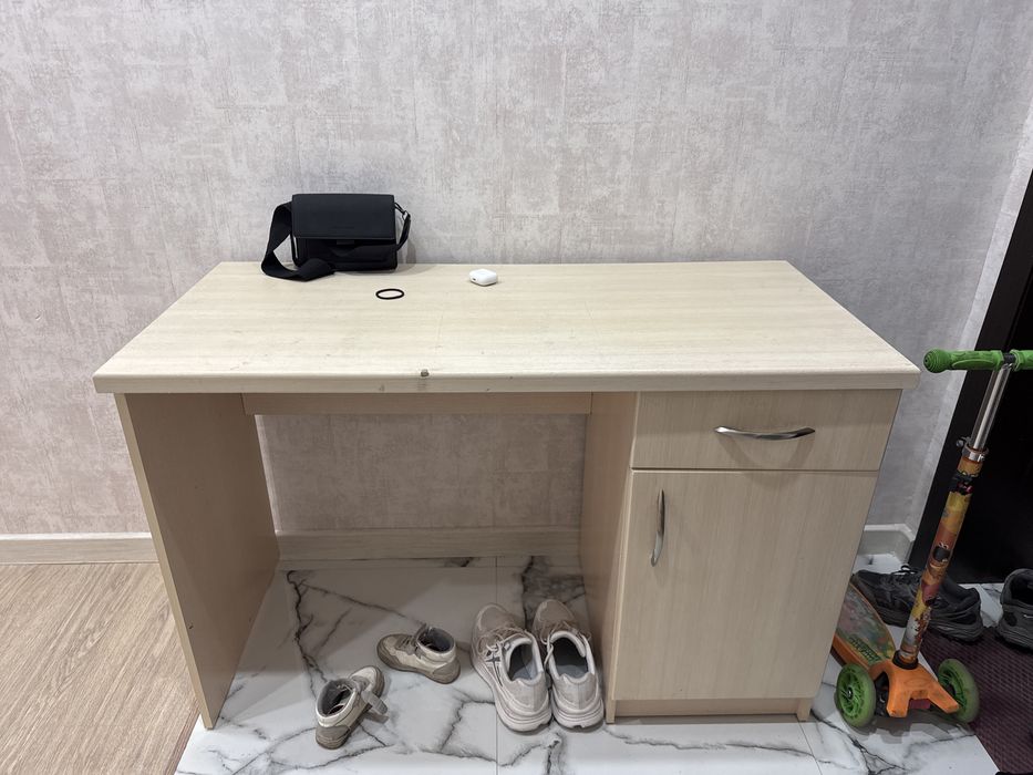 Продам стол детский