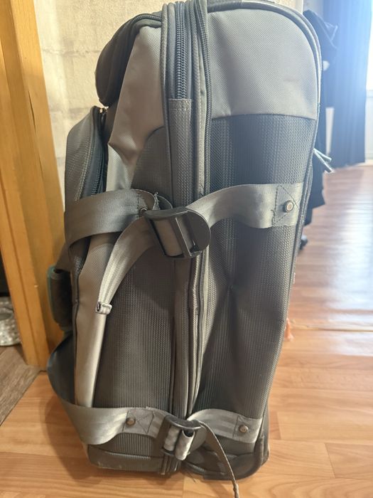 Продам Чемодан  б/у