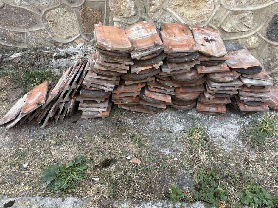 Donez tigla solzi din demolari (cca.200 buc.)