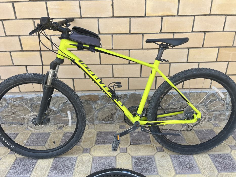 Specialized горный велосипед сатылады