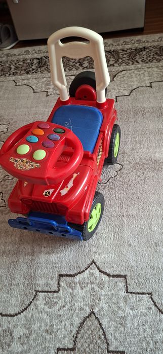 Продаётся большая игровая машина для детей