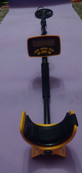 МЕТАЛЛОИСКАТЕЛЬ.    металоискатель