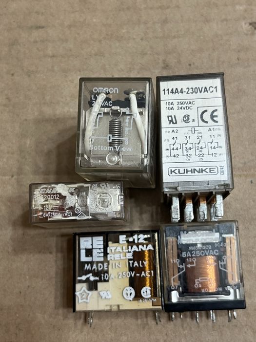Lot 13 relee industriale Schneider, Telemecanique, Omron, Finder, Kuhnke, Releco, National – Automatizări PLC