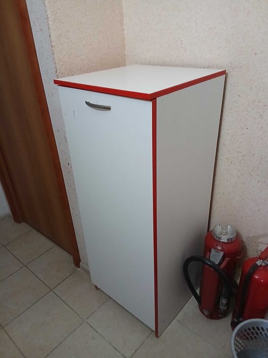 Шкаф белый деревянный