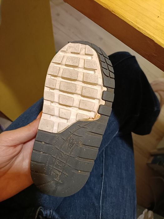Adidasi Nike marimea 23