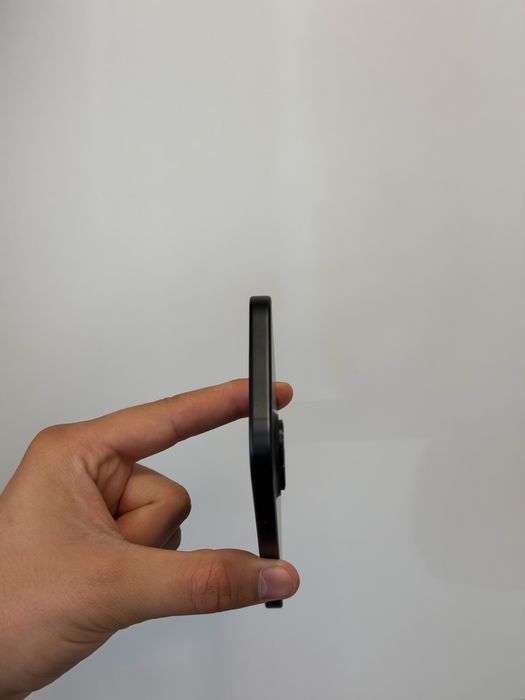 Отличен iPhone 16 94% батерия