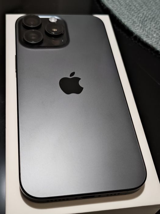 iPhone 16 pro max 97 baterie