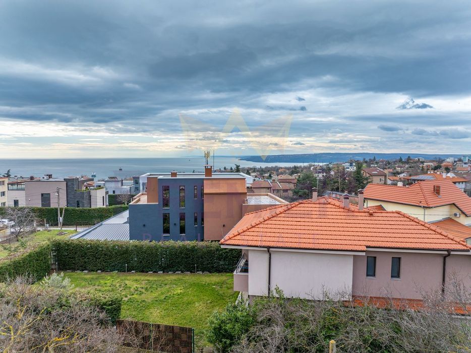 Продава се Тристаен апартамент в Варна, м-т Траката - 108 кв.м за 1370 €/кв.м - Снимка #9