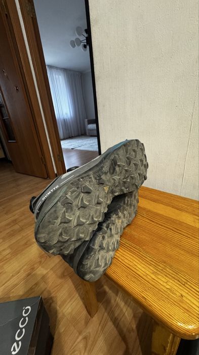 Трэкинговые кроссовки Humtto